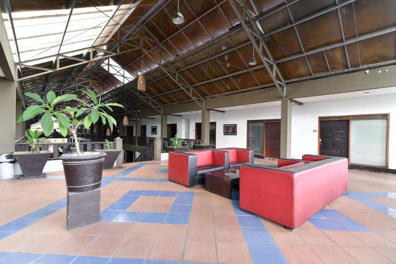 Reddoorz Plus @ Raya Legian Exterior photo