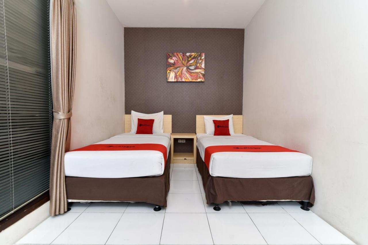 Reddoorz Plus @ Raya Legian Exterior photo