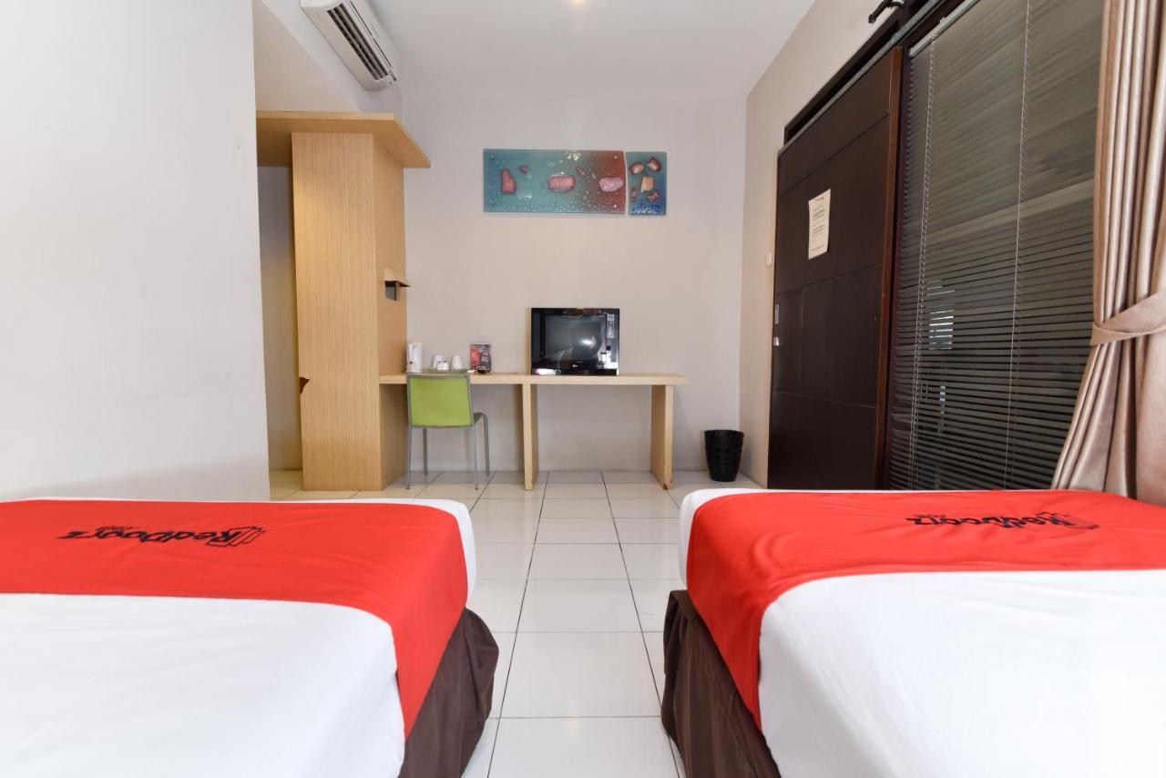 Reddoorz Plus @ Raya Legian Exterior photo
