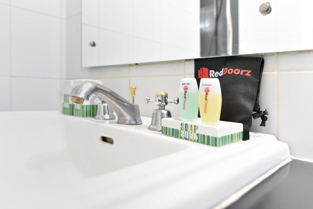 Reddoorz Plus @ Raya Legian Exterior photo